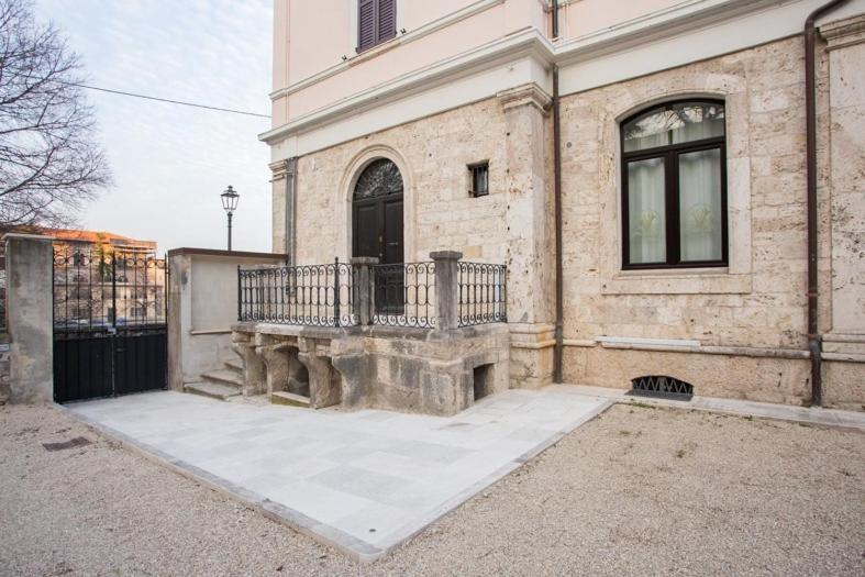 Villino Mari Camere Con Parcheggio Privato Gratuito Ascoli Piceno Eksteriør billede