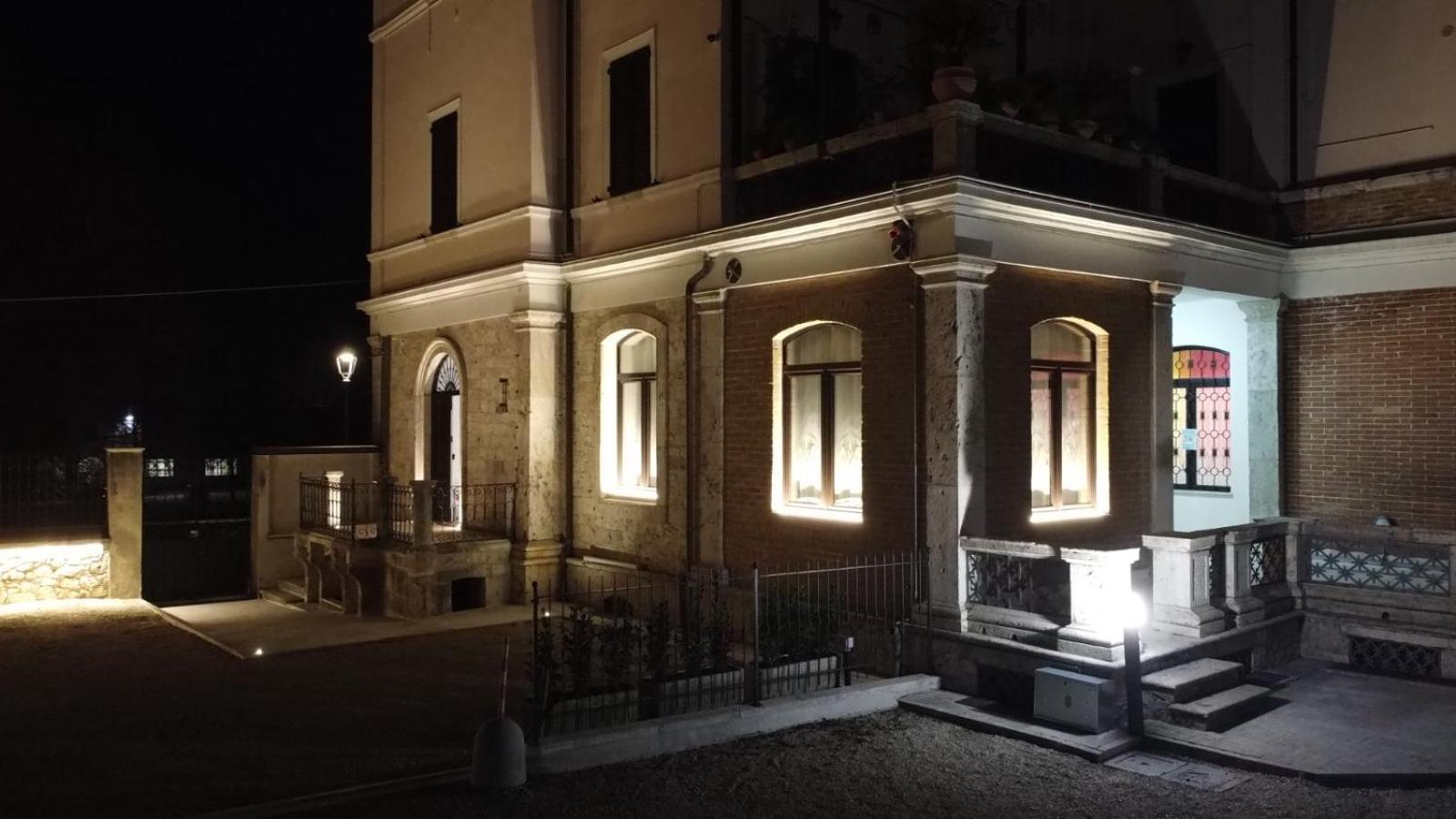 Villino Mari Camere Con Parcheggio Privato Gratuito Ascoli Piceno Eksteriør billede